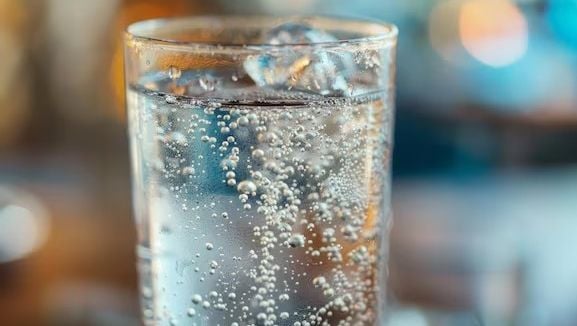 Kenali Dampak Buruk Air Bersoda bagi Kesehatan