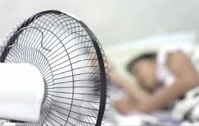 Sering Tidur Pakai Kipas Angin? Waspadai 7 Bahaya Ini Mengintai Tubuhmu!