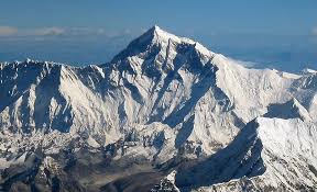 Gunung Everest: Fakta, Sejarah, dan Tantangan Menaklukkan Atap Dunia